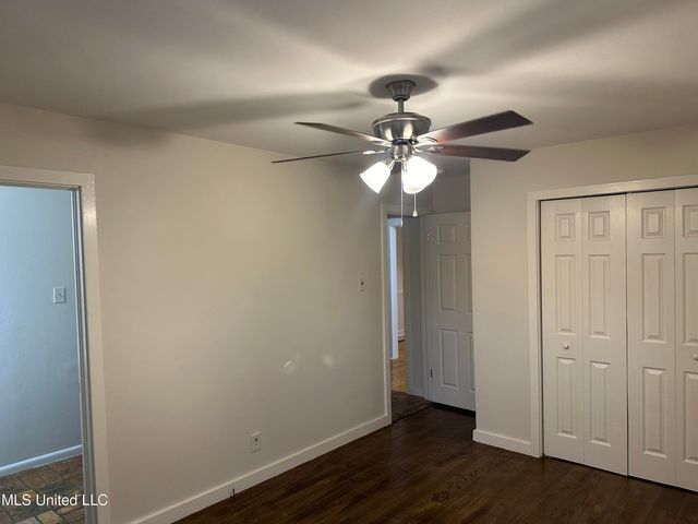 1133 W Cherokee Glen, Ocean Springs, MS 39564