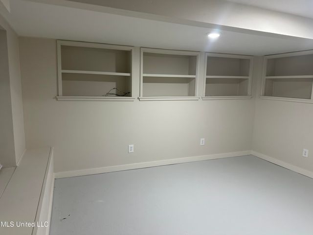 1133 W Cherokee Glen, Ocean Springs, MS 39564