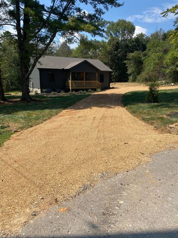 2015 Oak Street, Signal Mountain, TN 37377