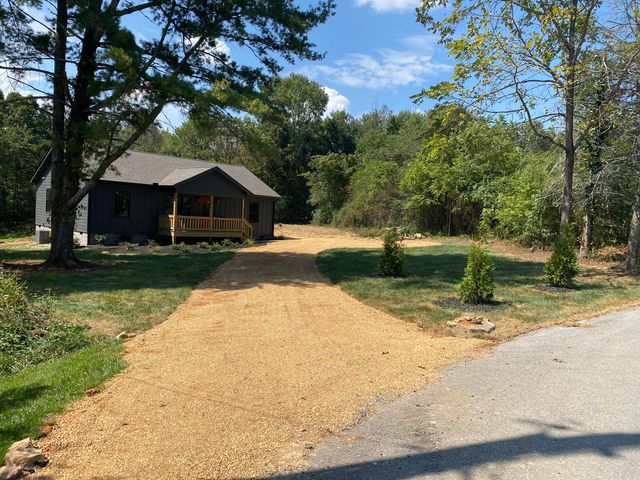 2015 Oak Street, Signal Mountain, TN 37377