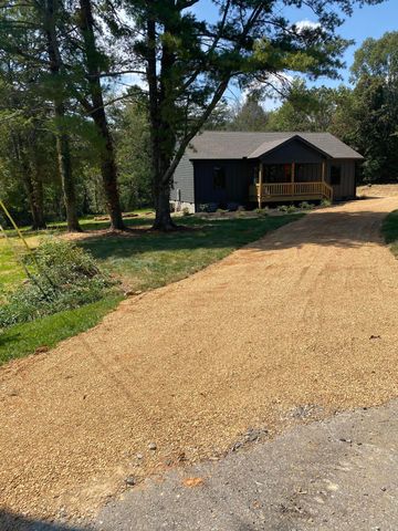 2015 Oak Street, Signal Mountain, TN 37377