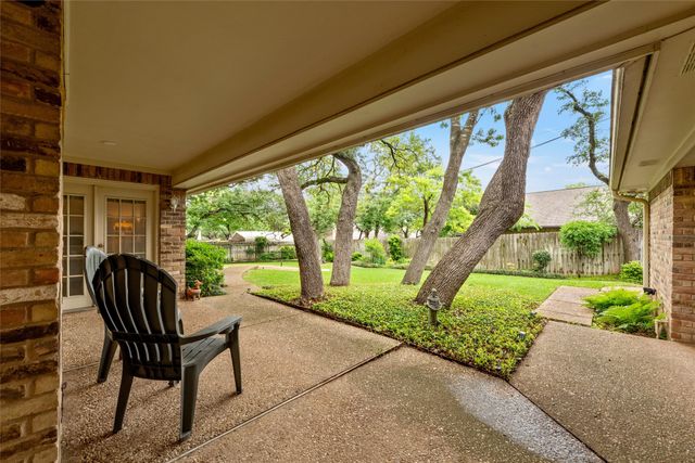 9920 Sandalwood Drive, Woodway, TX 76712