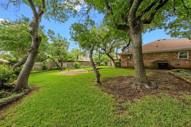 9920 Sandalwood Drive, Woodway, TX 76712