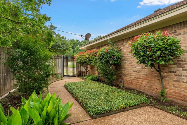 9920 Sandalwood Drive, Woodway, TX 76712
