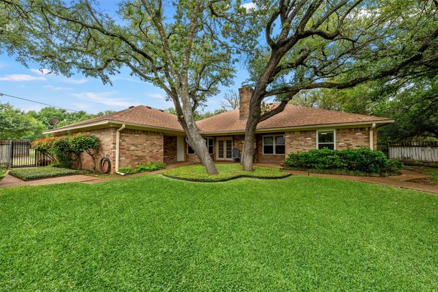 9920 Sandalwood Drive, Woodway, TX 76712