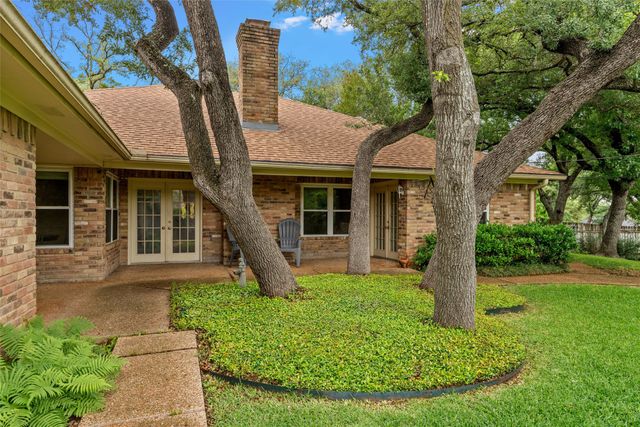 9920 Sandalwood Drive, Woodway, TX 76712