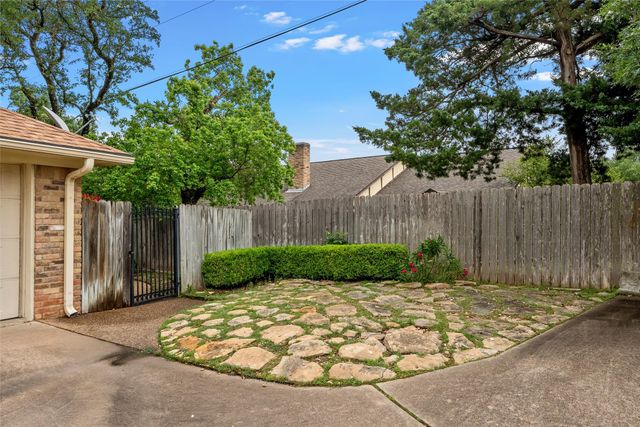 9920 Sandalwood Drive, Woodway, TX 76712
