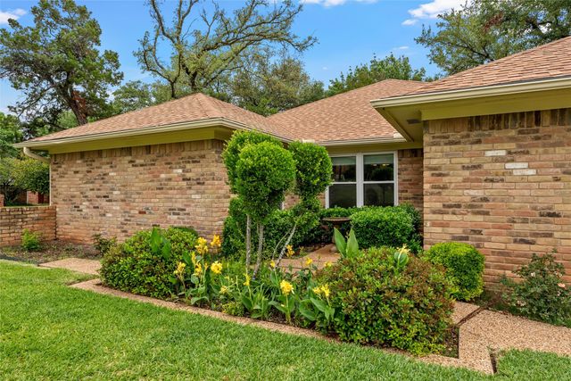 9920 Sandalwood Drive, Woodway, TX 76712