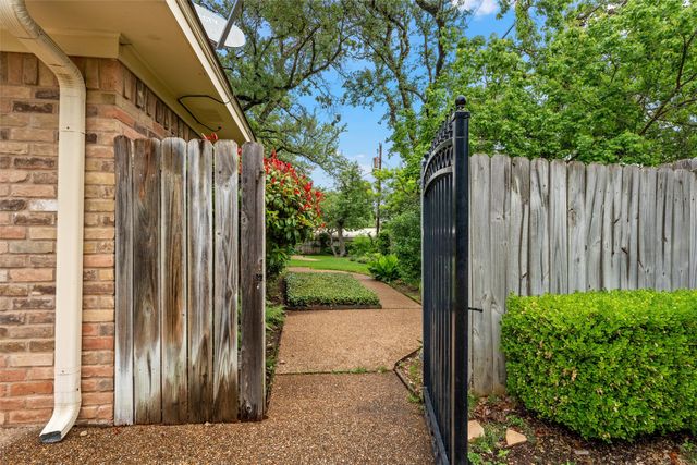 9920 Sandalwood Drive, Woodway, TX 76712