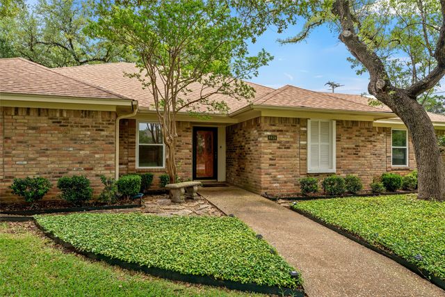 9920 Sandalwood Drive, Woodway, TX 76712