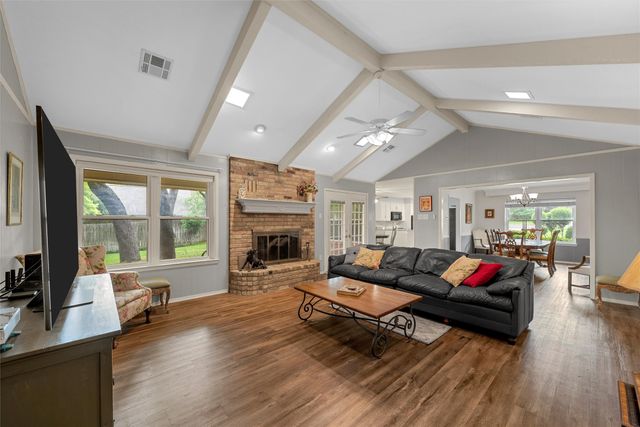 9920 Sandalwood Drive, Woodway, TX 76712