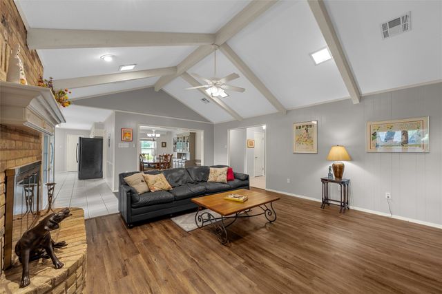 9920 Sandalwood Drive, Woodway, TX 76712