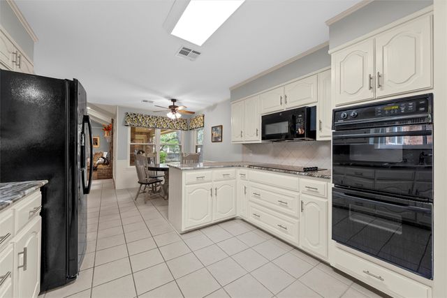 9920 Sandalwood Drive, Woodway, TX 76712