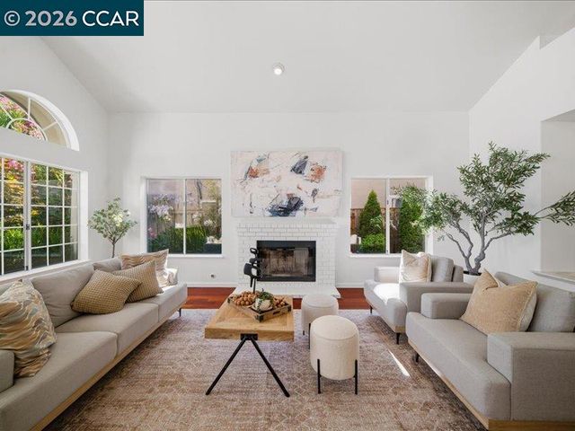 209 Walnut Creek Ct, Danville, CA 94506