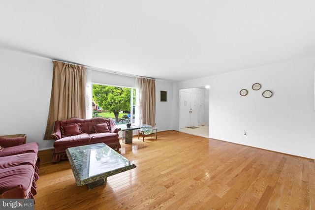 1661 BLUE JAY LN, Cherry Hill, NJ 08003