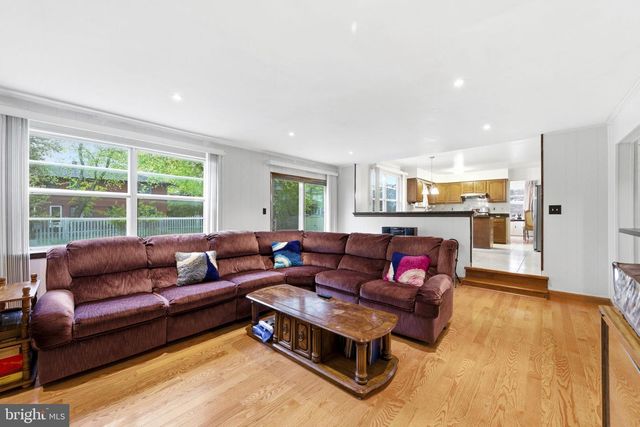 1661 BLUE JAY LN, Cherry Hill, NJ 08003