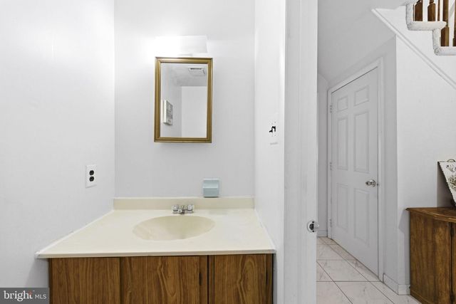 1661 BLUE JAY LN, Cherry Hill, NJ 08003