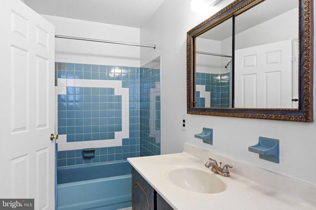 1661 BLUE JAY LN, Cherry Hill, NJ 08003