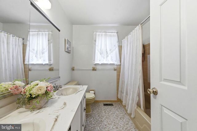 1661 BLUE JAY LN, Cherry Hill, NJ 08003