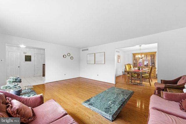 1661 BLUE JAY LN, Cherry Hill, NJ 08003