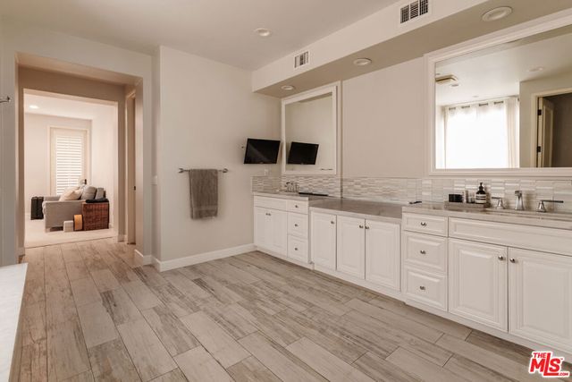 13070 Kiyot Way, Playa Vista, CA 90094