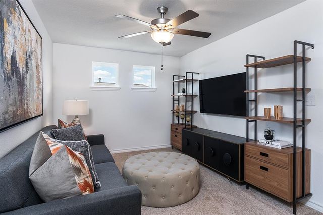 308 Stinchcomb RD, Hutto, TX 78634