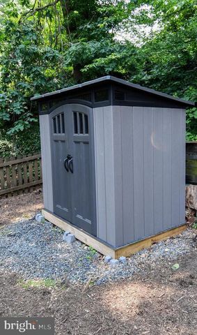 5812 PIEDMONT DR, Alexandria, VA 22310