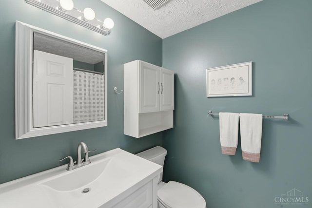955 Woodlyn Drive N, Anderson Twp, OH 45230