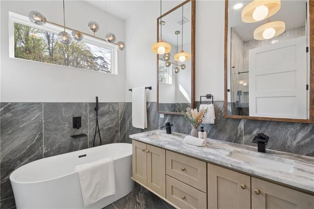 2454 Caladium Drive NE, Atlanta, GA 30345