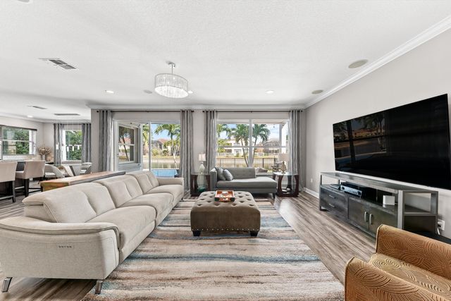 9724 Phipps Lane, Wellington, FL 33414