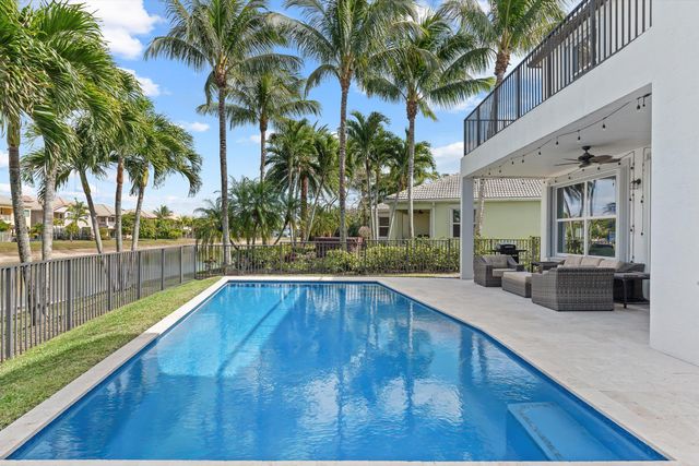 9724 Phipps Lane, Wellington, FL 33414