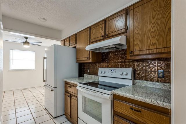 10312 Birkenhead Road, Yukon, OK 73099