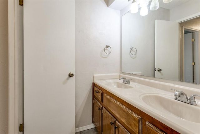 10312 Birkenhead Road, Yukon, OK 73099