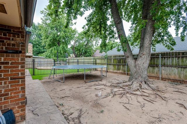 10312 Birkenhead Road, Yukon, OK 73099