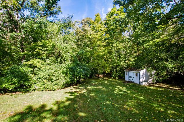 9 Horns Park Road, Poughkeepsie, NY 12538
