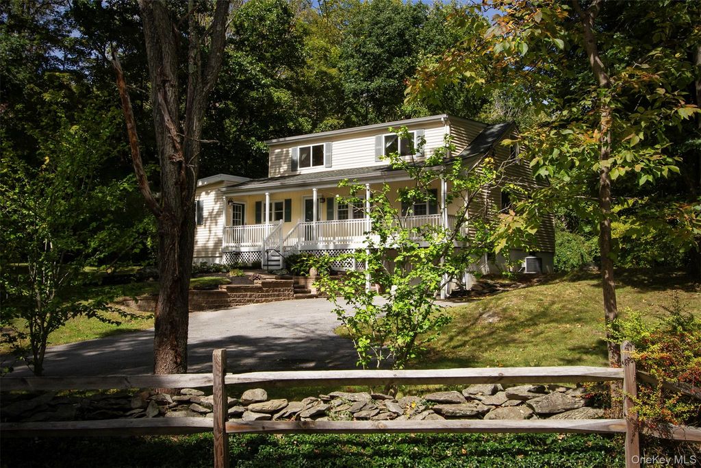 9 Horns Park Road, Poughkeepsie, NY 12538