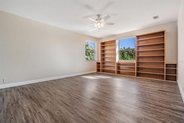 8685 BAYOU WAY N, Pinellas Park, FL 33782