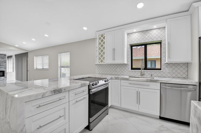 8216 Sweetbriar Way, Boca Raton, FL 33496