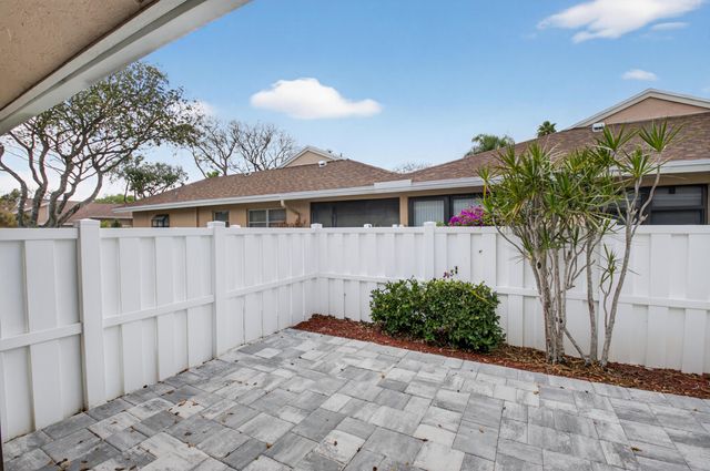 8216 Sweetbriar Way, Boca Raton, FL 33496