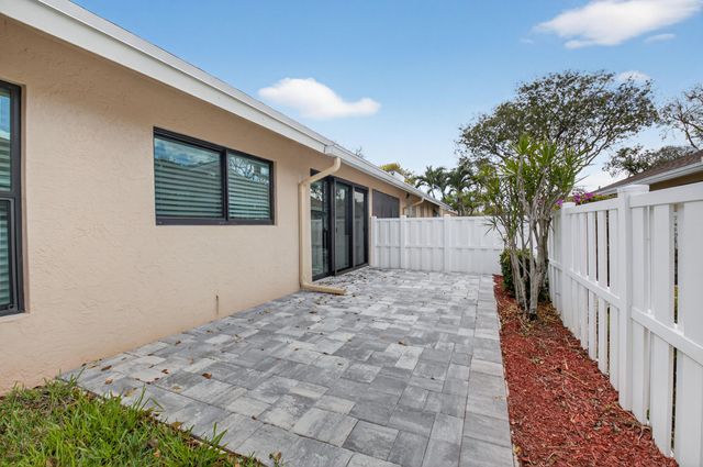 8216 Sweetbriar Way, Boca Raton, FL 33496