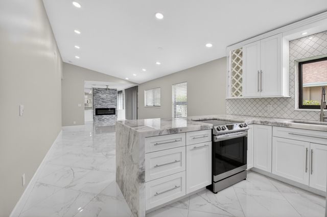 8216 Sweetbriar Way, Boca Raton, FL 33496