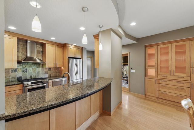 4303 161st Street, Urbandale, IA 50323