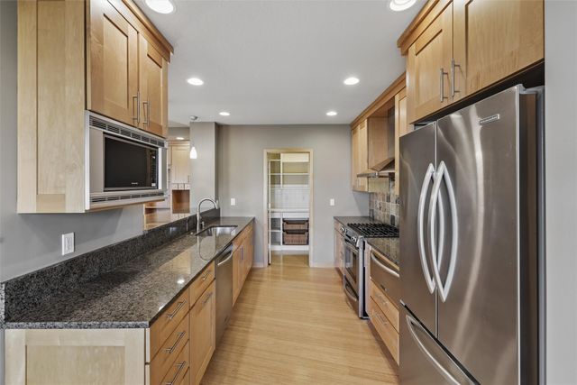 4303 161st Street, Urbandale, IA 50323