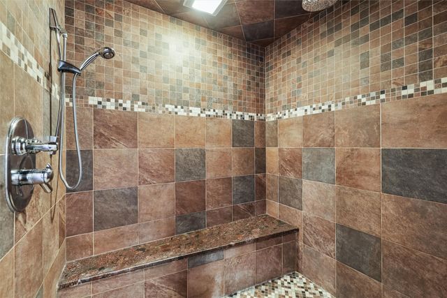 4303 161st Street, Urbandale, IA 50323