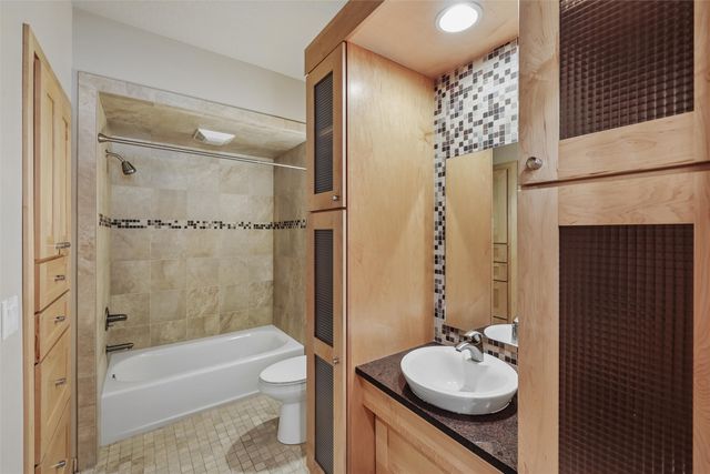 4303 161st Street, Urbandale, IA 50323