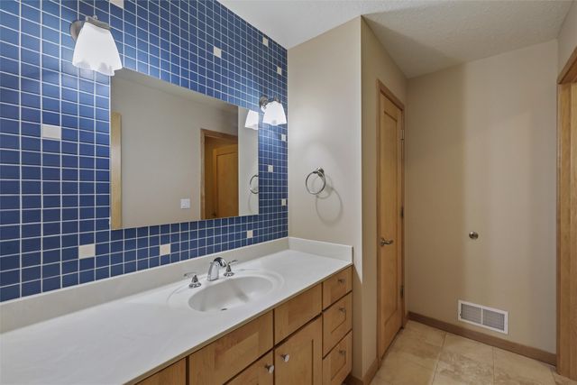 4303 161st Street, Urbandale, IA 50323
