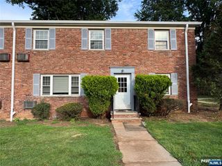 13 Wedgewood Drive 87, Verona, NJ 07044