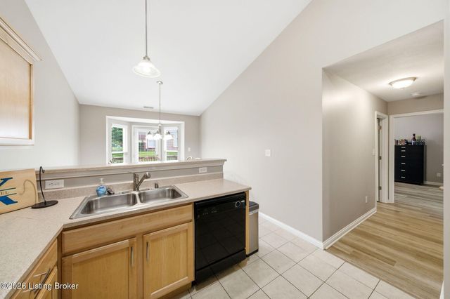 8903 Stara Way, Jeffersontown, KY 40299