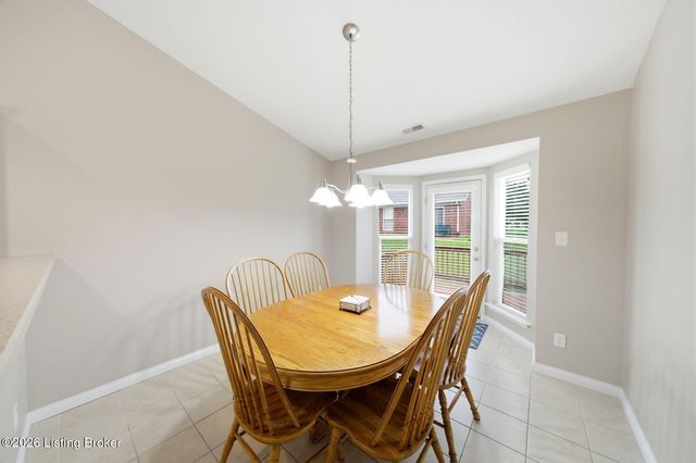 8903 Stara Way, Jeffersontown, KY 40299