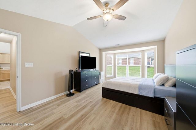 8903 Stara Way, Jeffersontown, KY 40299